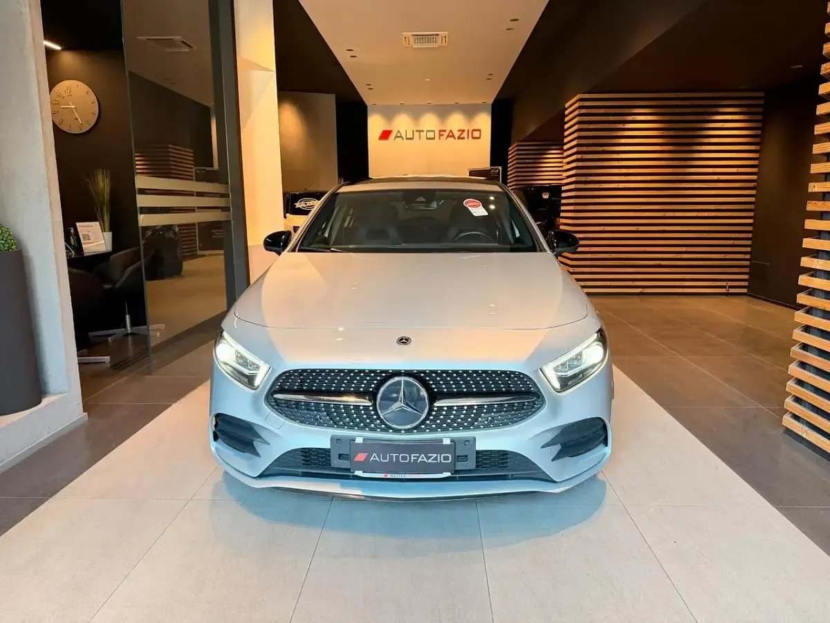 Usata Mercedes A180 AMG Line Premium 116 CV (85 kW) 2023 Argento Berlina