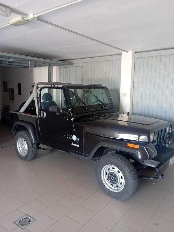 Usata Jeep Wrangler Laredo 103 CV (75 kW) 1990 SUV