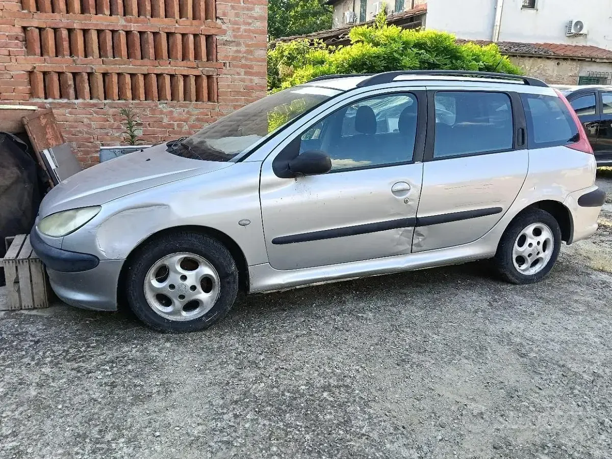 Usata Peugeot 206 75 CV (55 kW) 2003 Grigio Station wagon