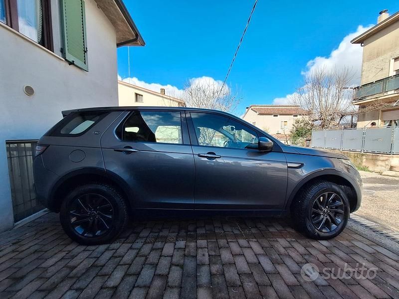 Usata Land Rover Discovery Sport 179 CV (131 kW) 2019 Grigio SUV
