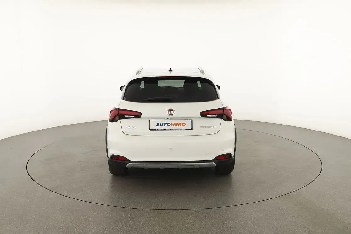 Usata Fiat Tipo Cross 101 CV (74 kW) 2021 Bianco Berlina