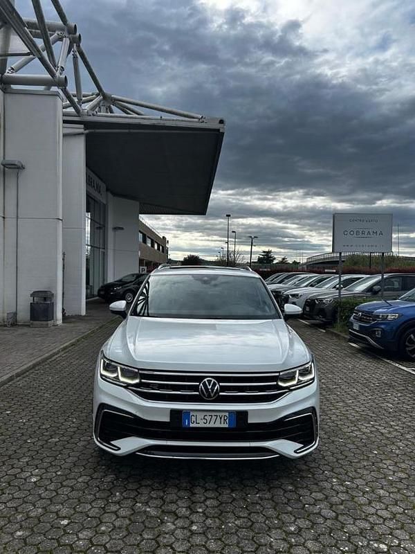 Usata VW Tiguan R-line 200 CV (147 kW) 2022 Bianco SUV