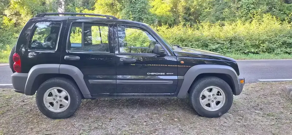 Usata Jeep Cherokee 143 CV (105 kW) 2003 SUV