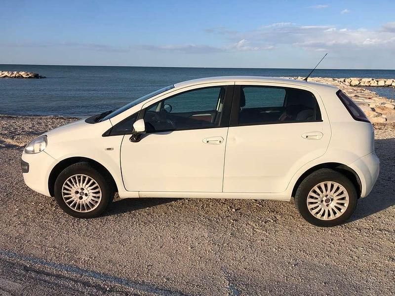 Usata Fiat Punto Evo Dynamic 69 CV (50 kW) 2009 Bianco Utilitaria
