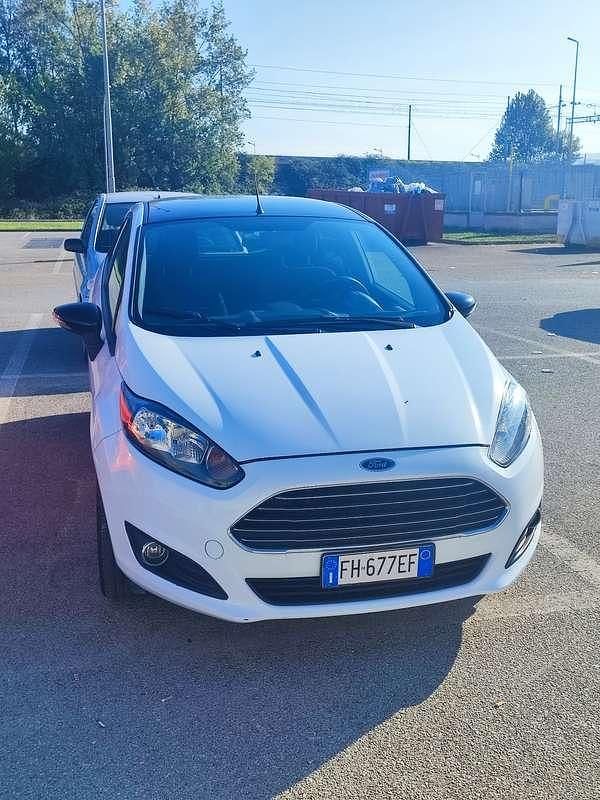 Usata Ford Fiesta 75 CV (55 kW) 2017 Berlina