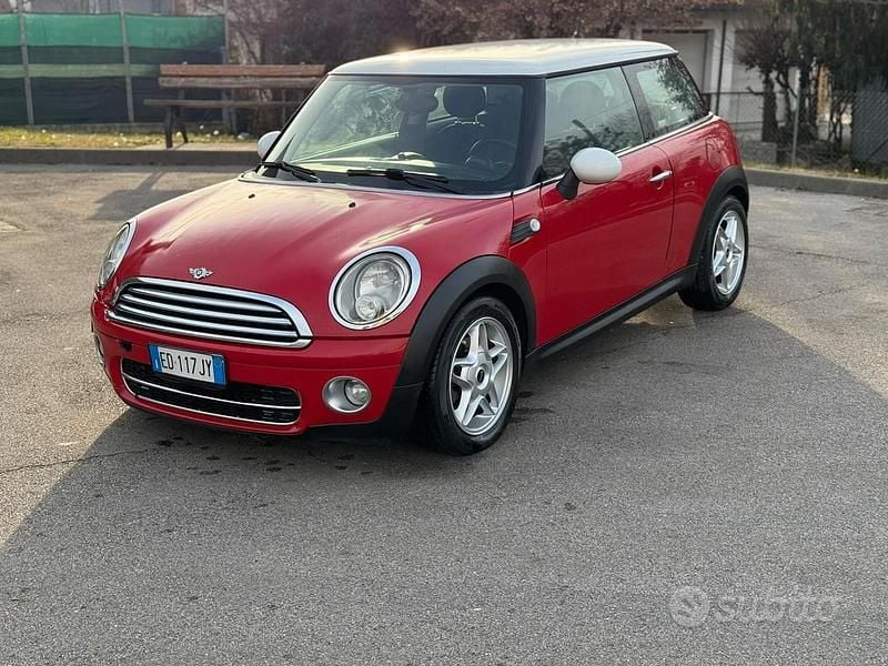 Usata 2010 Mini Cooper Utilitaria | 2500 € - Immagine 1/4