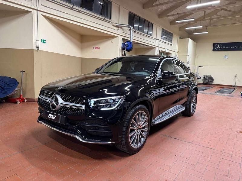 Usata Mercedes GLC300 Premium 245 CV (180 kW) 2023 Nero Coupé