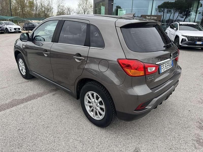 Usata Mitsubishi ASX Invite 114 CV (83 kW) 2018 Bronzo SUV