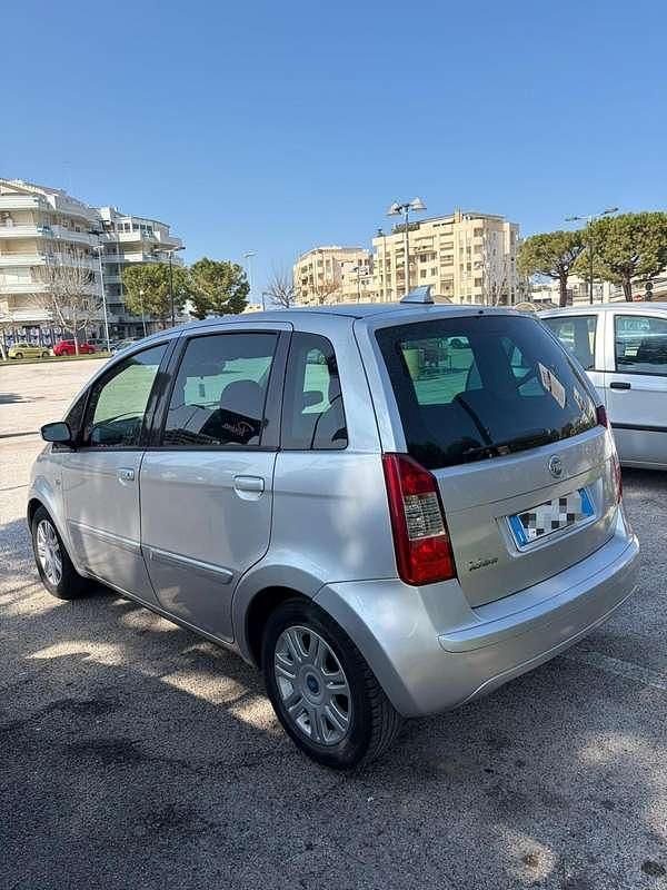 Usata Fiat Idea Emotion 90 CV (66 kW) 2006 Argento Monovolume