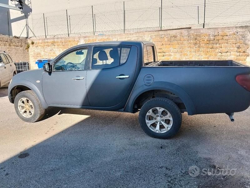 Usata Mitsubishi L 178 CV (130 kW) 2010 Grigio SUV