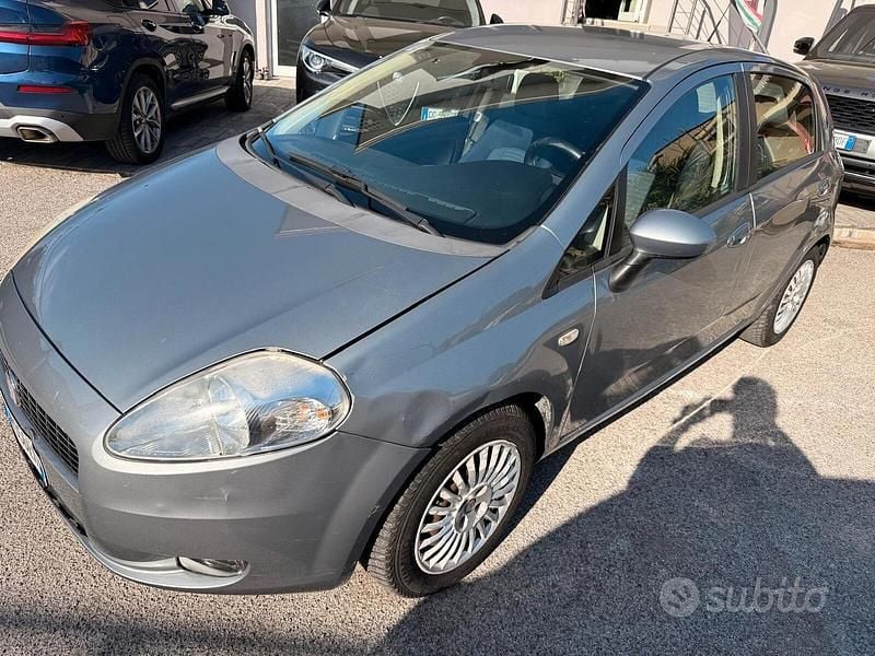Usata Fiat Grande Punto Dynamic 65 CV (47 kW) 2008 Grigio Utilitaria