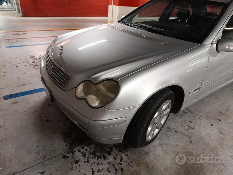 Usata Mercedes C180 Classic 129 CV (94 kW) 2000 Grigio Utilitaria