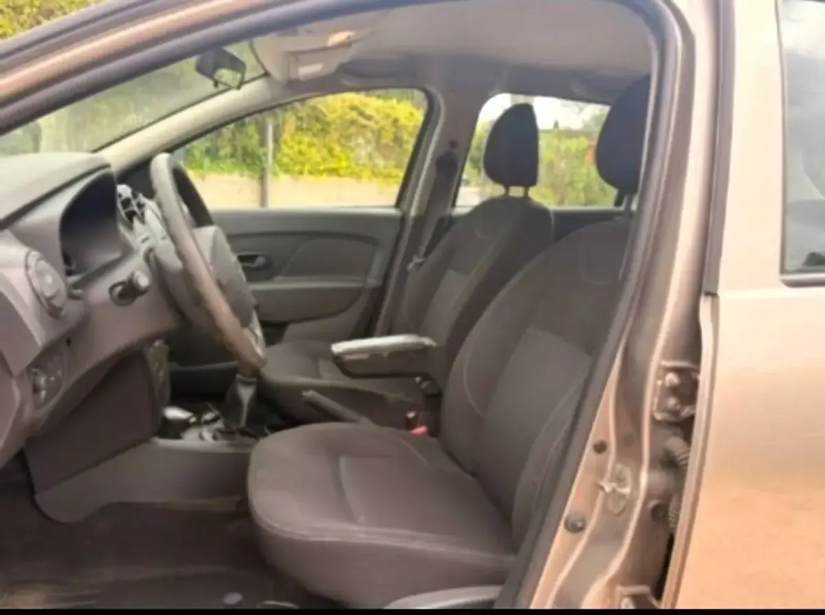 Usata Dacia Sandero Lauréate 75 CV (55 kW) 2016 Beige Berlina