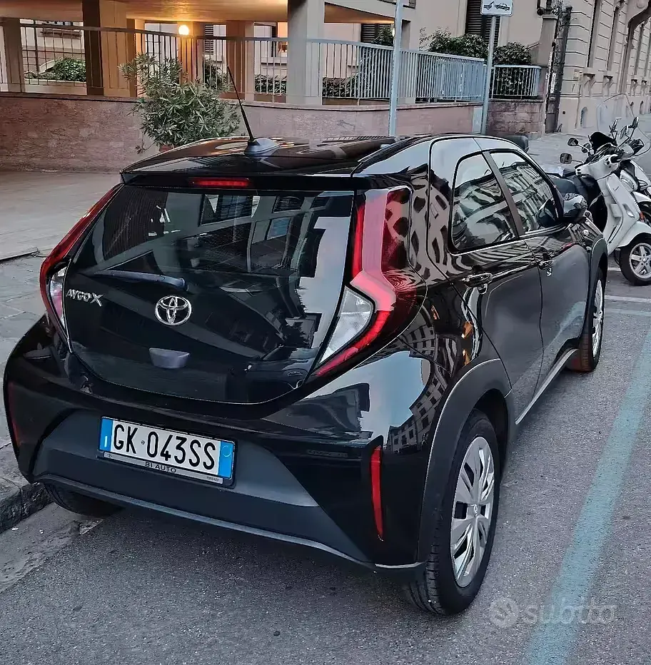 Usata Toyota Aygo X Active 72 CV (52 kW) 2022 Nero SUV