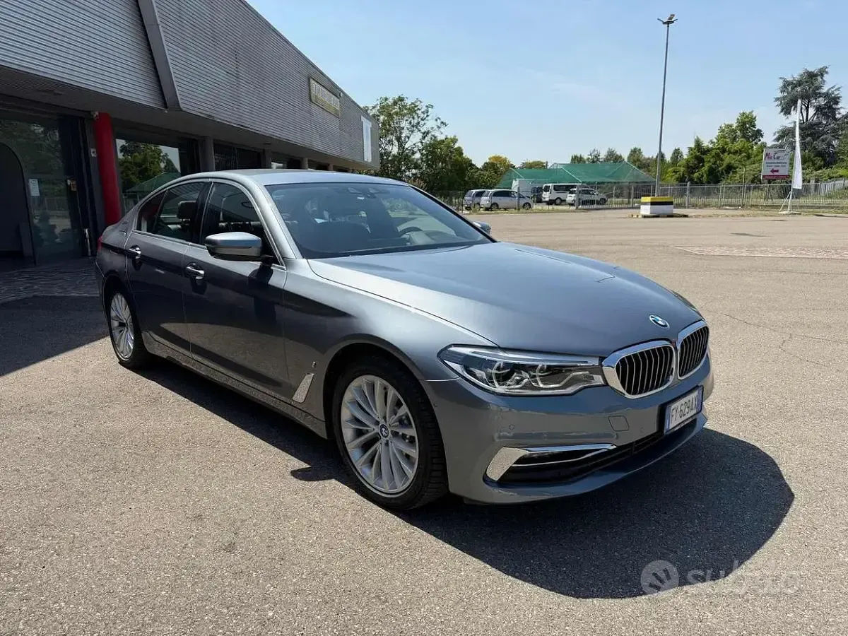 Usata BMW 530e Luxury Line 184 CV (135 kW) 2019 Grigio Berlina