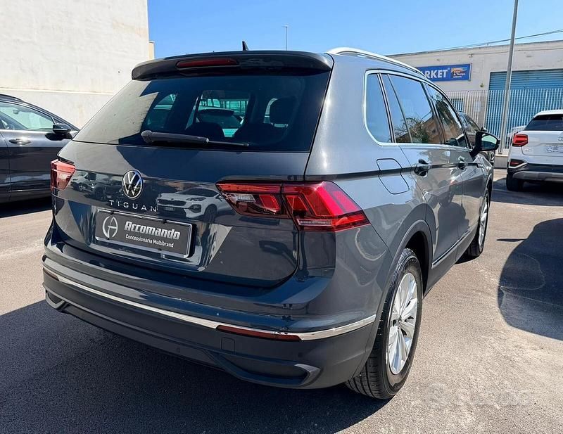 Usata VW Tiguan Life 150 CV (110 kW) 2024 Grigio SUV