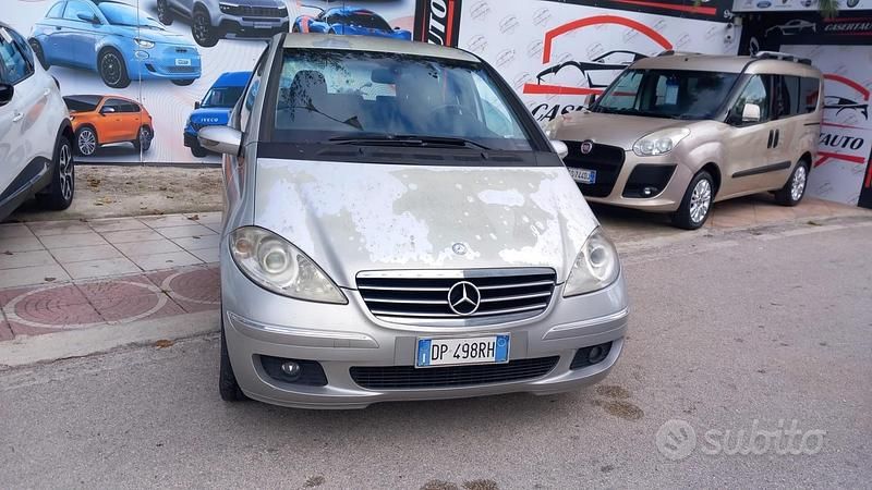 Argento Usata 2008 Mercedes A150 Elegance Tre volumi | 950 € (Super prezzo) - Immagine 1/4