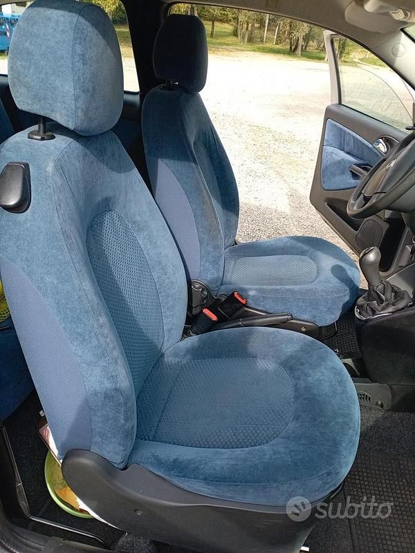 Usata Lancia Ypsilon 69 CV (50 kW) 2006 Grigio Utilitaria