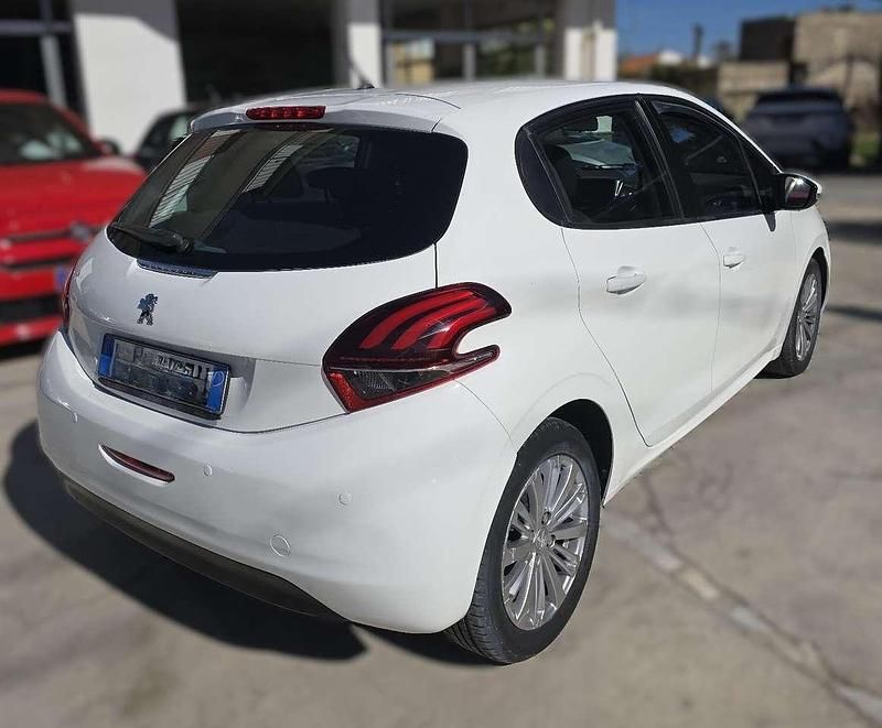 Usata Peugeot 208 Allure 82 CV (60 kW) 2018 Bianco Utilitaria