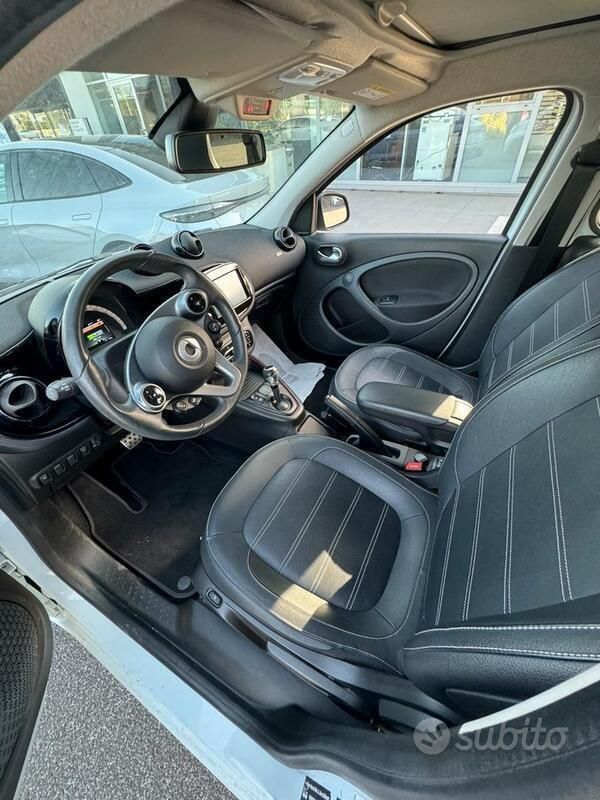 Usata Smart ForFour Electric Drive 60 kW (82 CV) 2020 Bianco Berlina