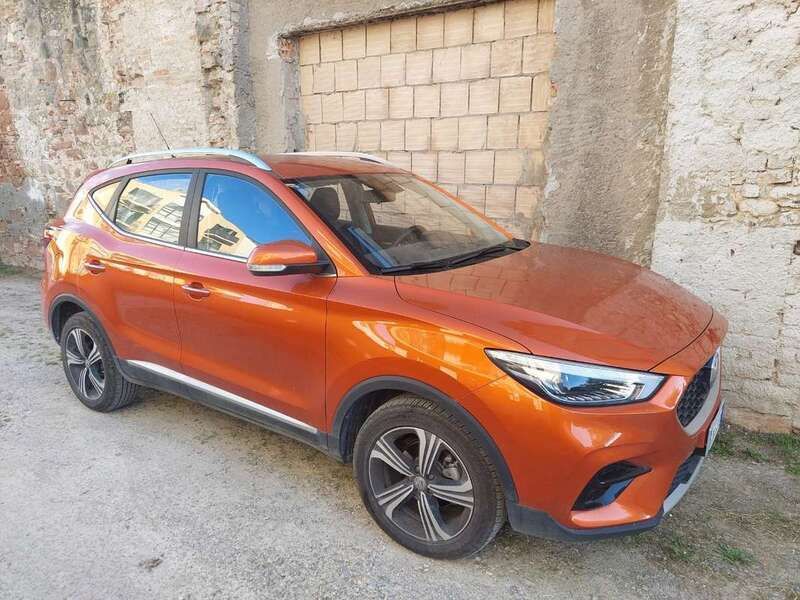 Arancione Usata 2023 MG ZS Comfort Tre volumi | 12.100 € (Super prezzo) - Immagine 1/4