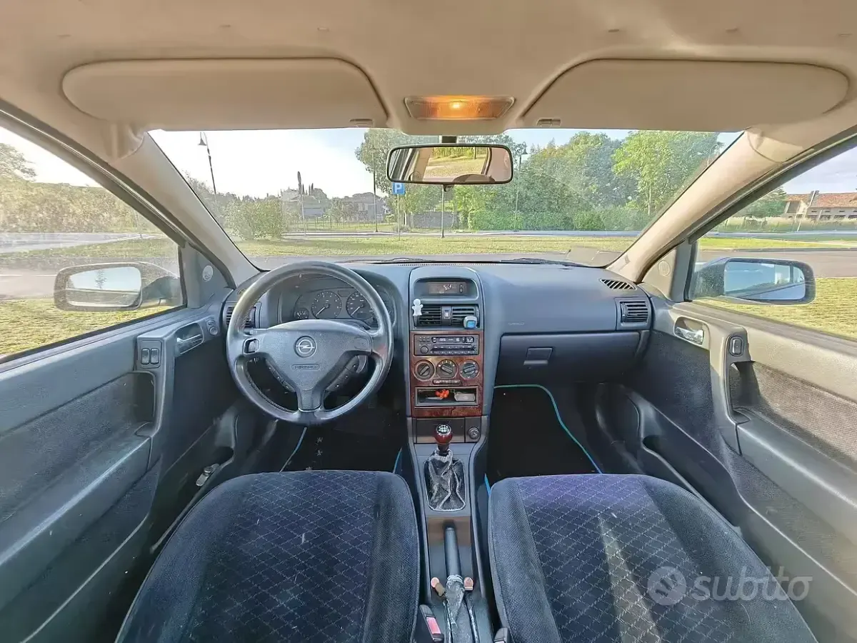 Usata Opel Astra 101 CV (74 kW) 1998 Verde Station wagon