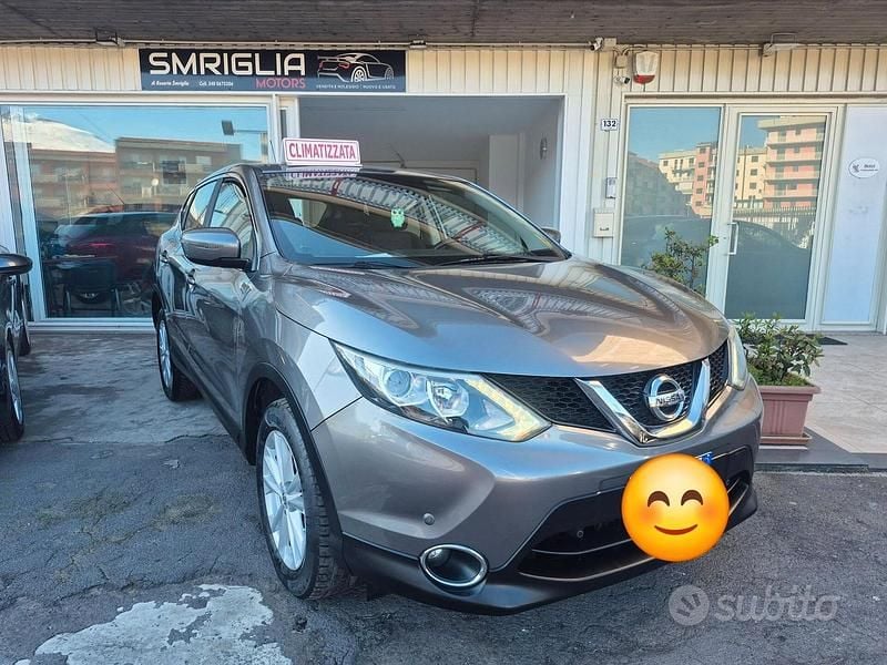 Usata Nissan Qashqai Acenta 110 CV (80 kW) 2017 Grigio SUV