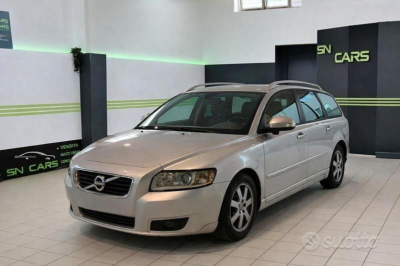Usata Volvo V50 Drive Kinetic 110 CV (80 kW) 2010 Grigio Station wagon
