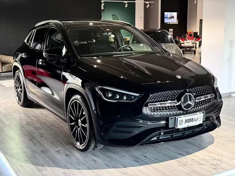 Usata Mercedes GLA200 Premium 150 CV (110 kW) 2022 Nero SUV