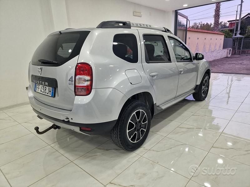 Usata Dacia Duster 110 CV (80 kW) 2016 Grigio SUV
