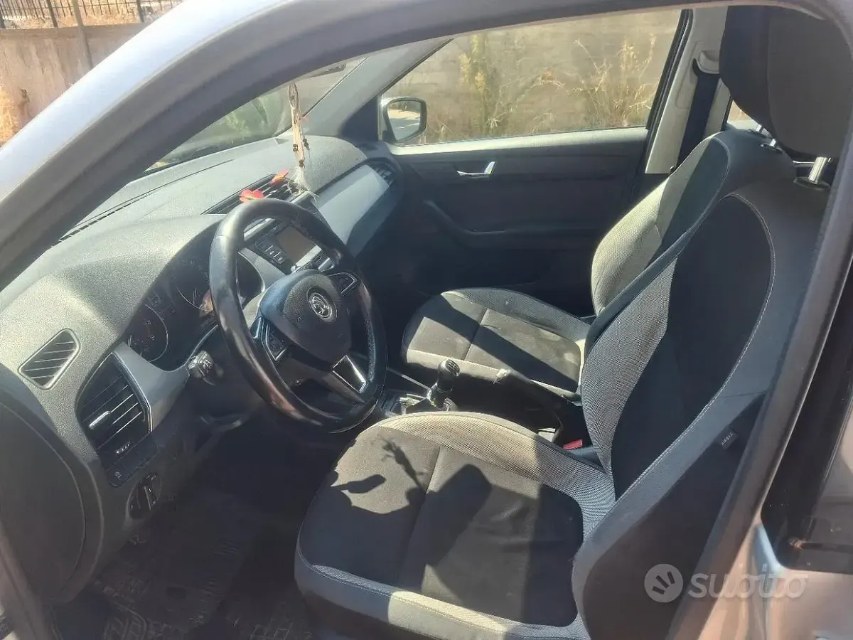 Usata Skoda Fabia 75 CV (55 kW) 2015 Grigio Berlina