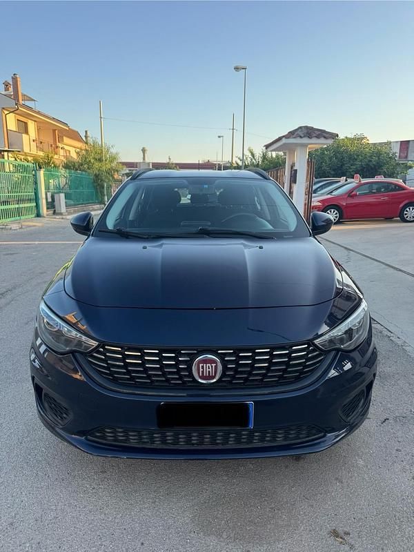 Usata Fiat Tipo Easy 95 CV (69 kW) 2019 Blu Station wagon