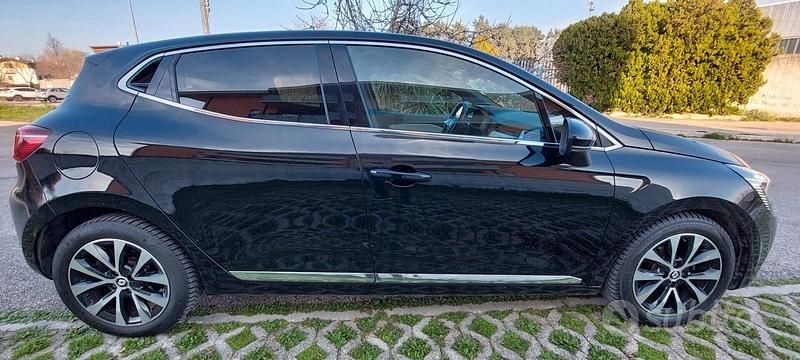 Usata Renault Clio V Techno 91 CV (66 kW) 2023 Nero Berlina