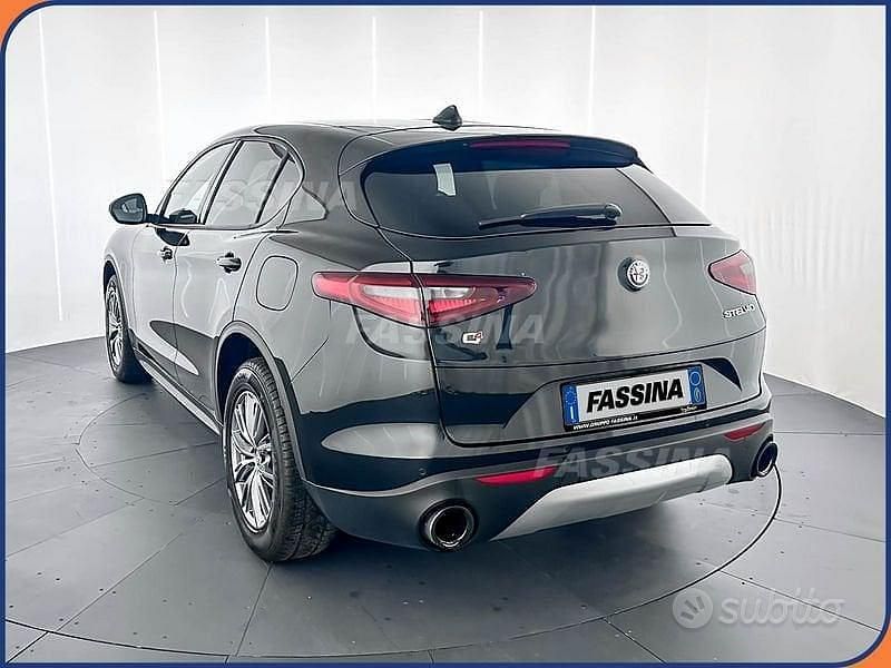 Usata Alfa Romeo Stelvio Executive 201 CV (147 kW) 2017 Nero SUV