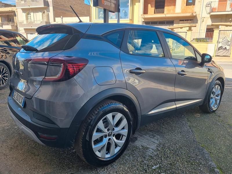 Usata Renault Captur Business 95 CV (69 kW) 2021 Grigio SUV