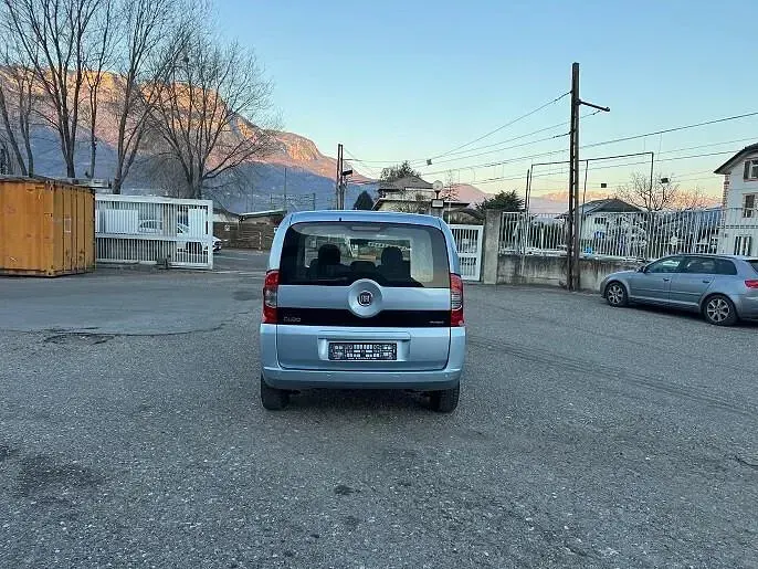 Usata Fiat Qubo Trekking 75 CV (55 kW) 2011 Blu Monovolume