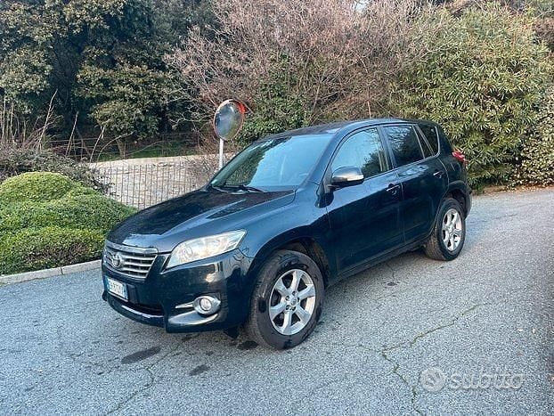Usata Toyota RAV4 150 CV (110 kW) 2011 Nero SUV