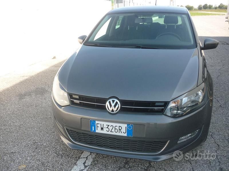 Usata VW Polo Comfortline 90 CV (66 kW) 2013 Grigio Utilitaria