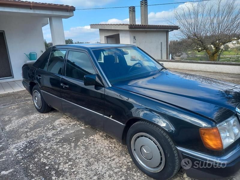 Usata Mercedes E200 136 CV (100 kW) 1993