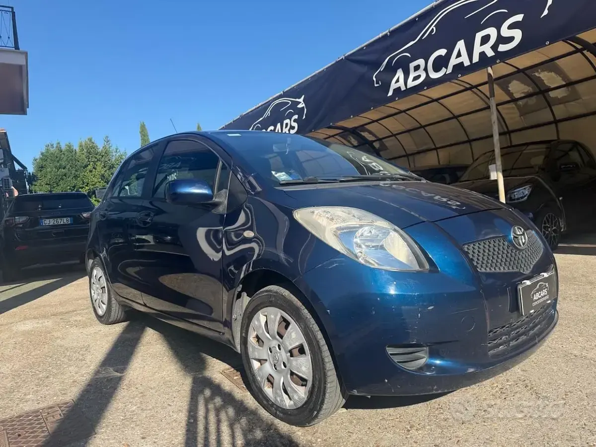 Usata Toyota Yaris Sol 69 CV (50 kW) 2008 Blu Utilitaria