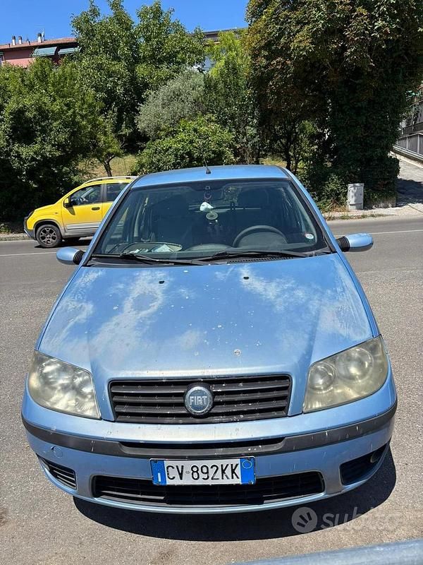 Usata Fiat Punto 69 CV (50 kW) 2005 Utilitaria