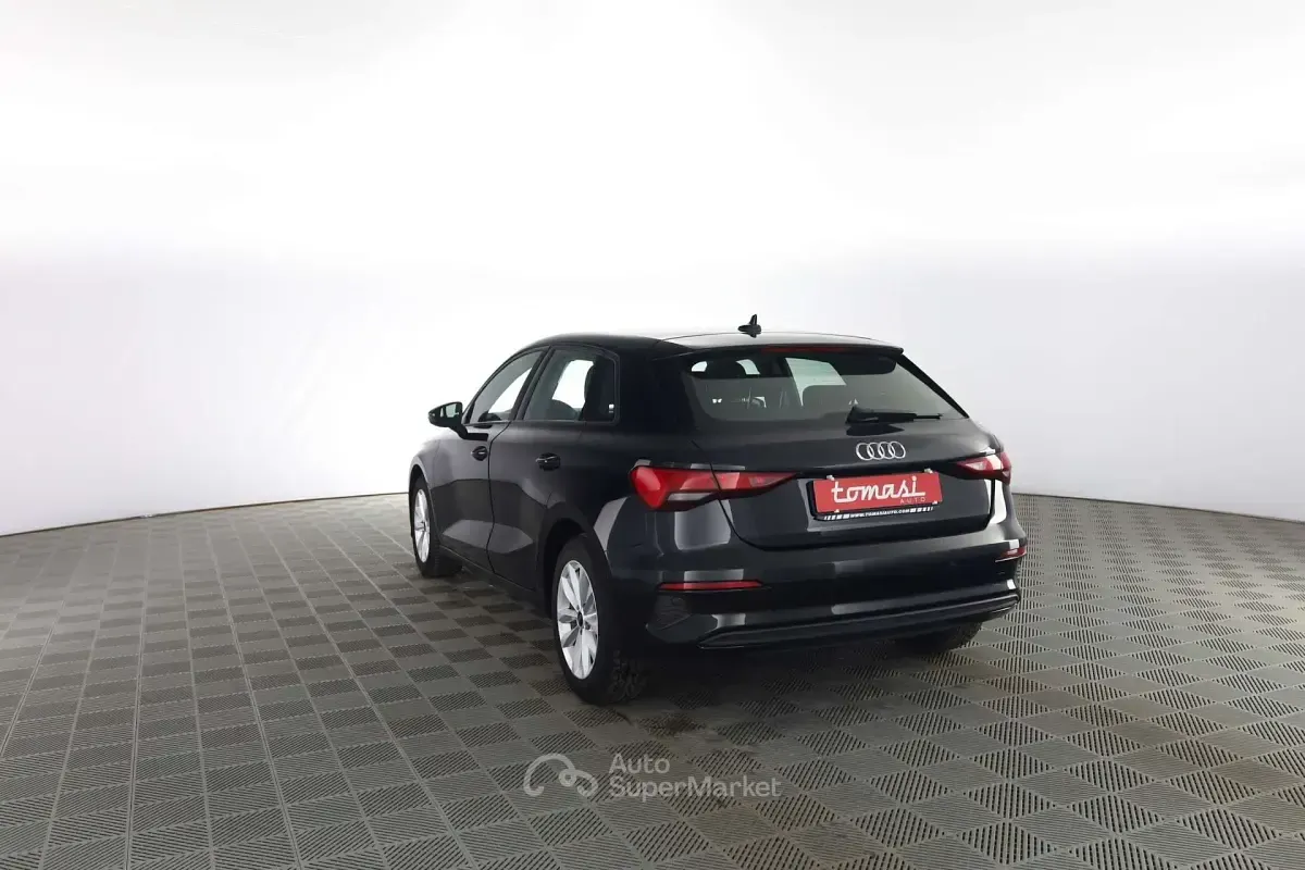Usata Audi A3 Business 110 CV (80 kW) 2023 Nero midnight Berlina