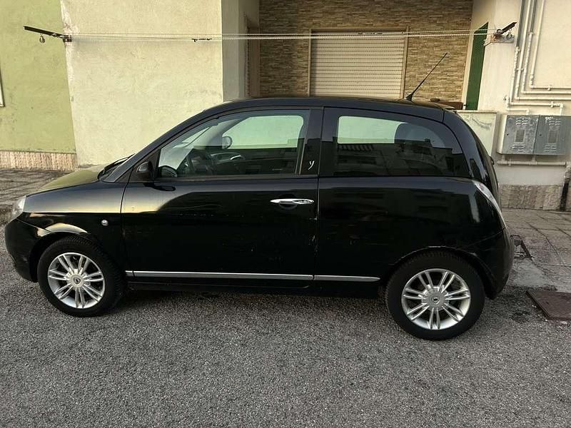 Usata 2007 Lancia Ypsilon Due volumi | 3200 € (Cara) - Immagine 1/4