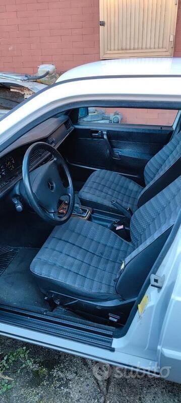 Usata Mercedes 190 109 CV (80 kW) 1992 Bianco Berlina