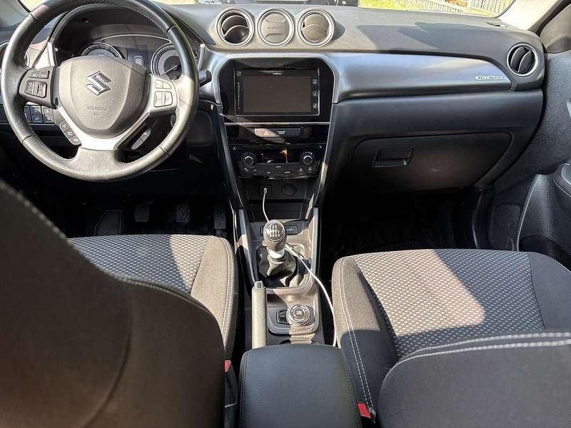 Usata Suzuki Vitara Cool 129 CV (94 kW) 2021 Argento SUV
