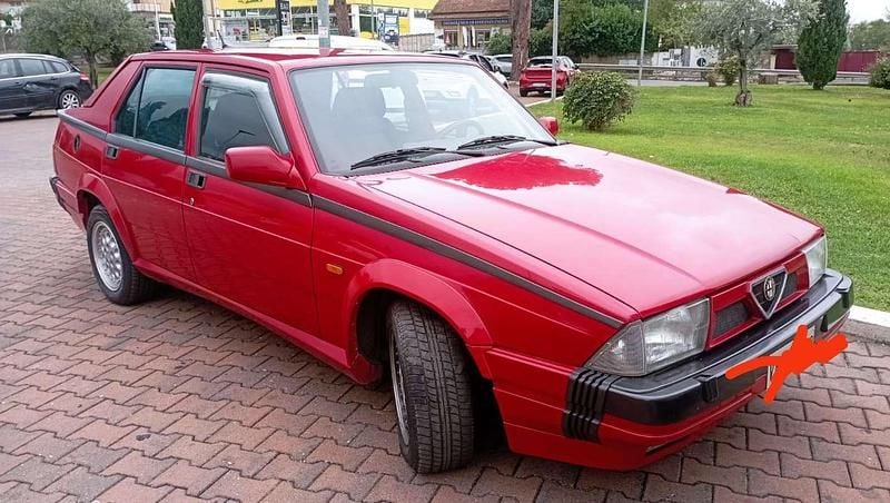 Usata Alfa Romeo 75 Quadrifoglio Verde 165 CV (121 kW) 1991 Berlina
