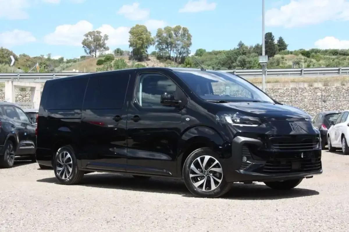Nuova Fiat E-Ulysse 130 kW (177 CV) 2026 Nero Monovolume
