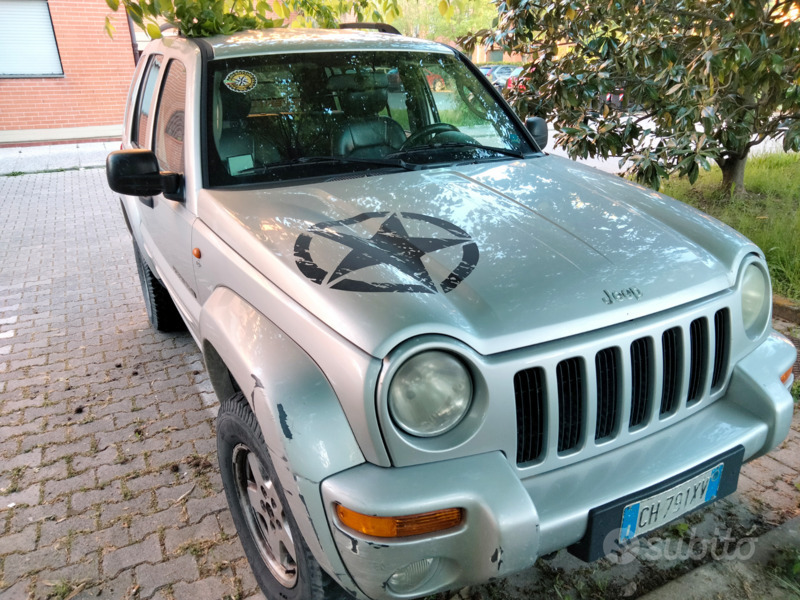 Usato 2003 Jeep Cherokee Diesel (2.000 €)