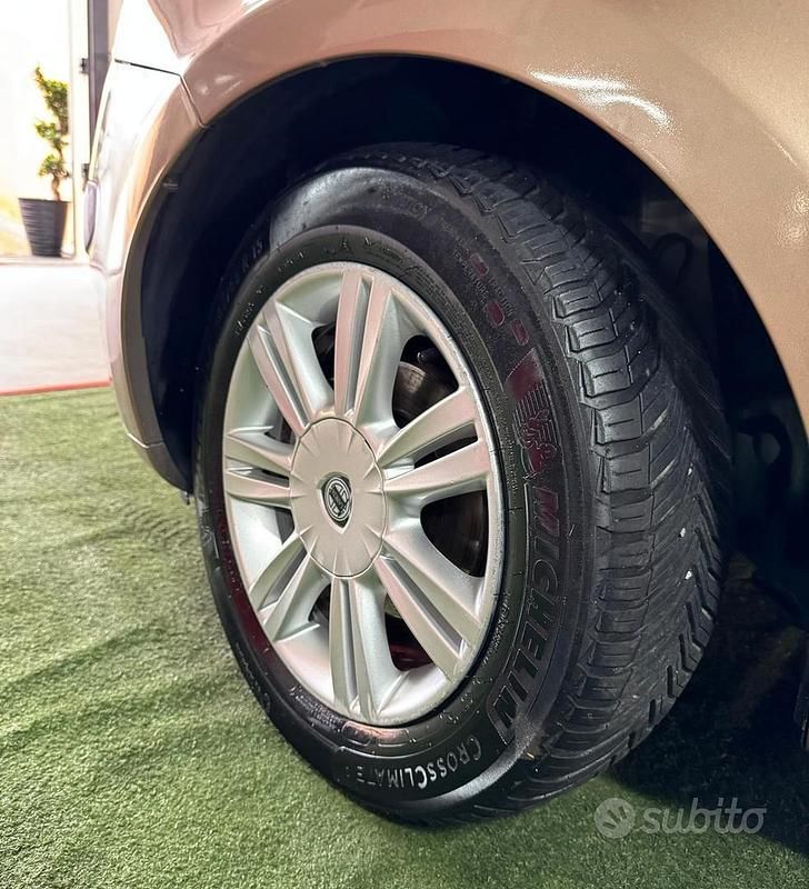 Usata Lancia Musa 95 CV (69 kW) 2007 Bianco Monovolume