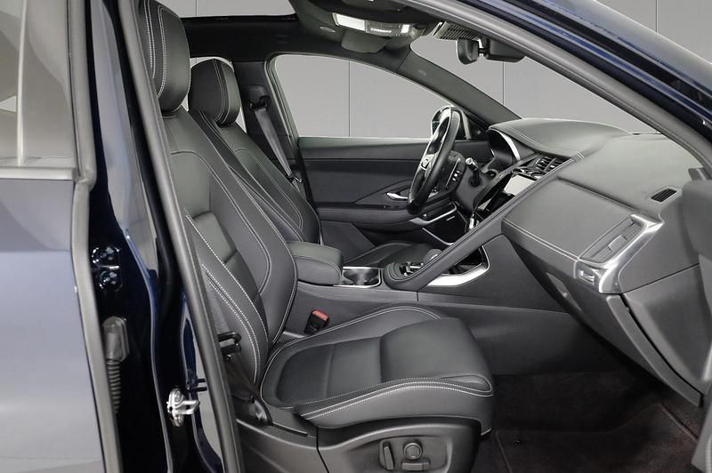 Usata Jaguar E-Pace R-Dynamic 204 CV (150 kW) 2022 Portofino blue SUV